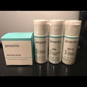 NWT Proactiv Travel Kit with 1oz moisture repair.